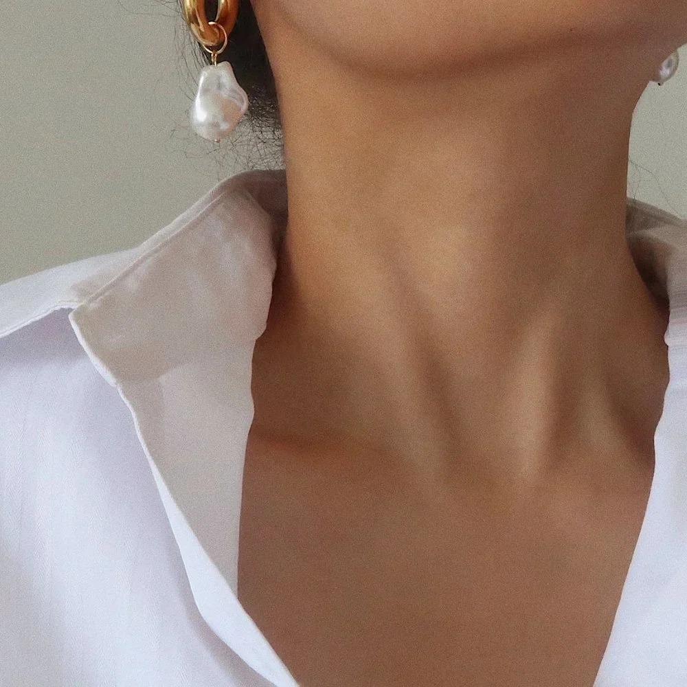 NEW 18K Gold Plated Baroque Pearl Drop Round Huggie Hoop Earrings - Picture 10 of 11